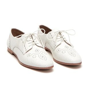 FRYE | Terri Perf Oxford Crackled Leather White Oxford LaceUp Shoes Size 10